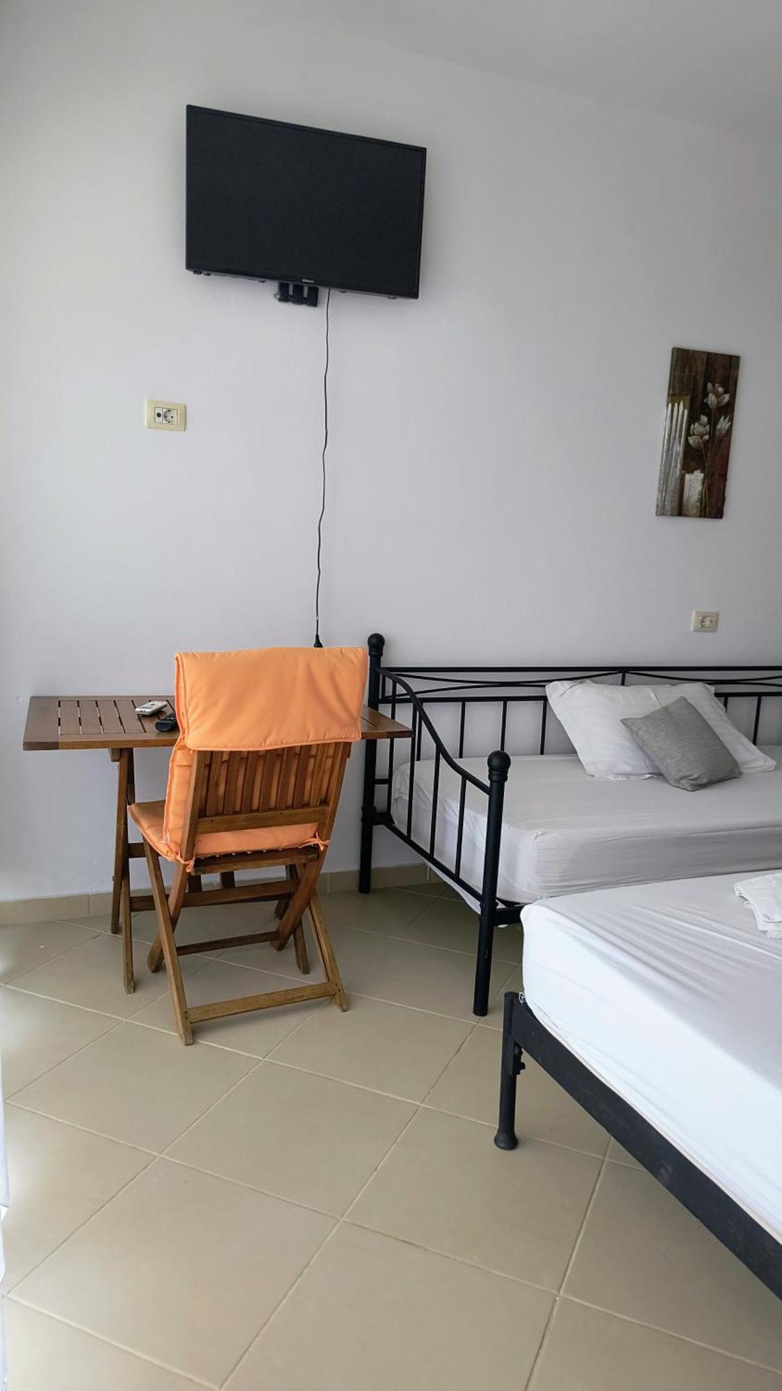 Polyxeni Apartments & Rooms Qeparo Bagian luar foto