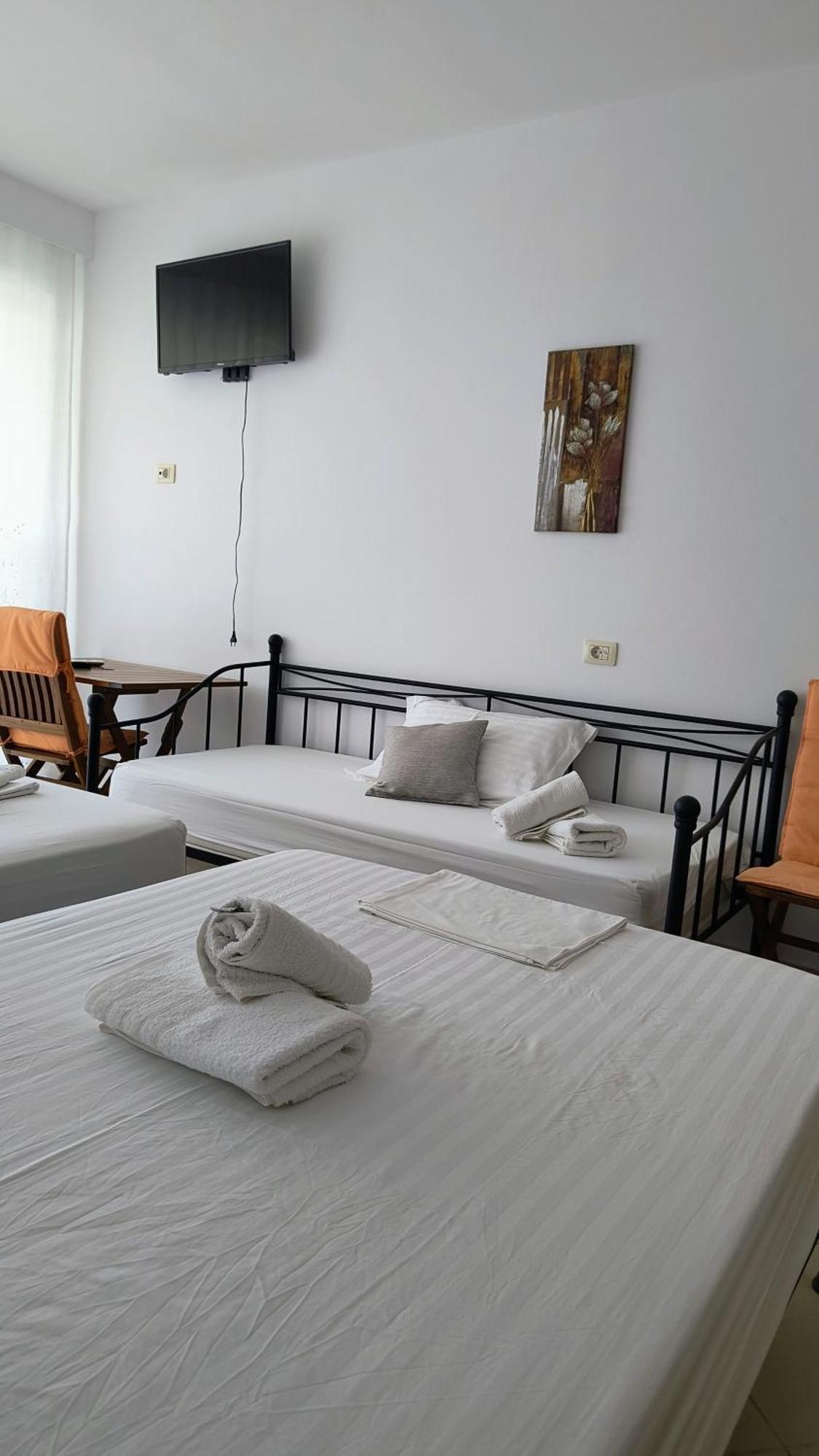 Polyxeni Apartments & Rooms Qeparo Bagian luar foto