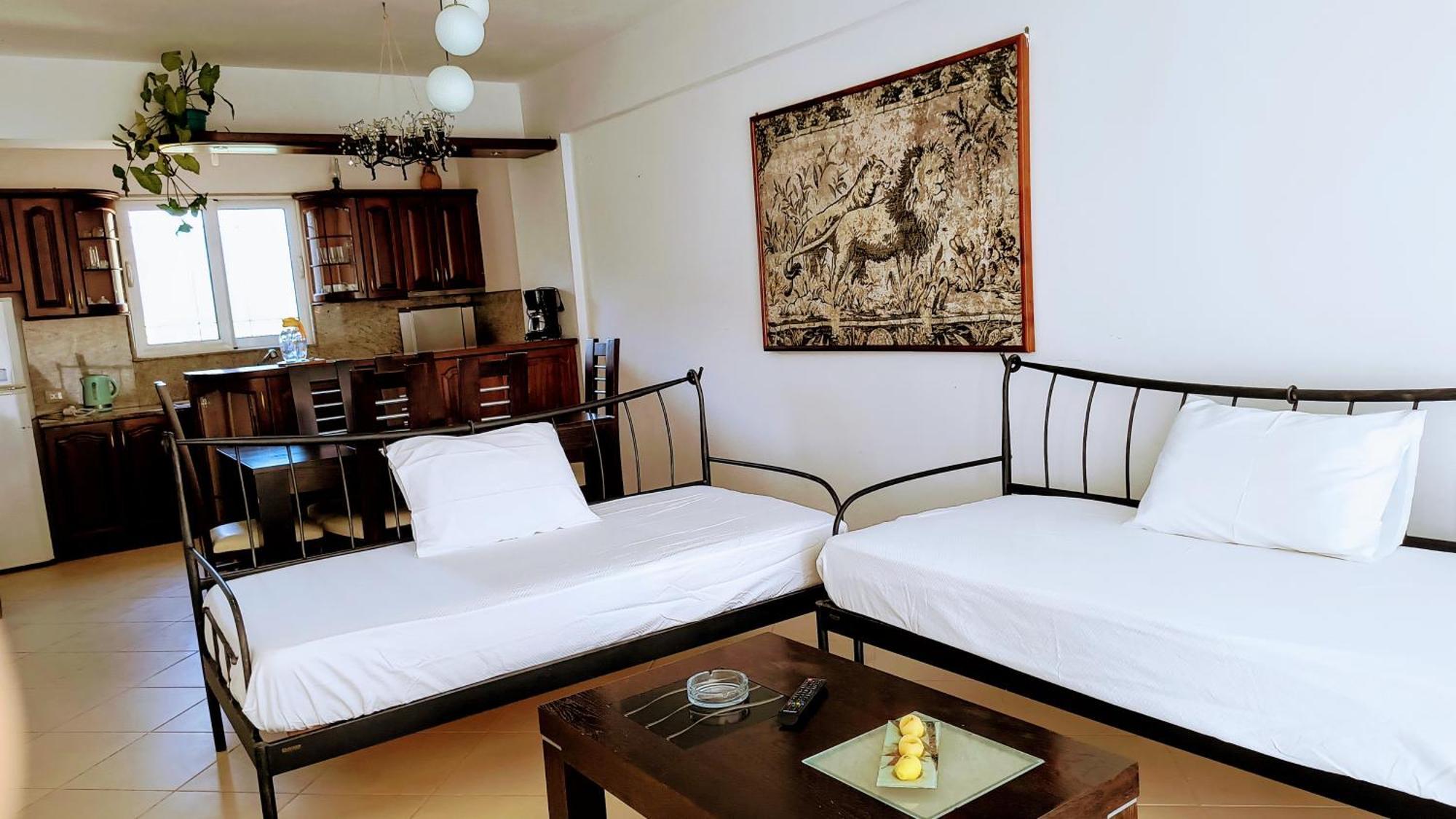 Polyxeni Apartments & Rooms Qeparo Bagian luar foto