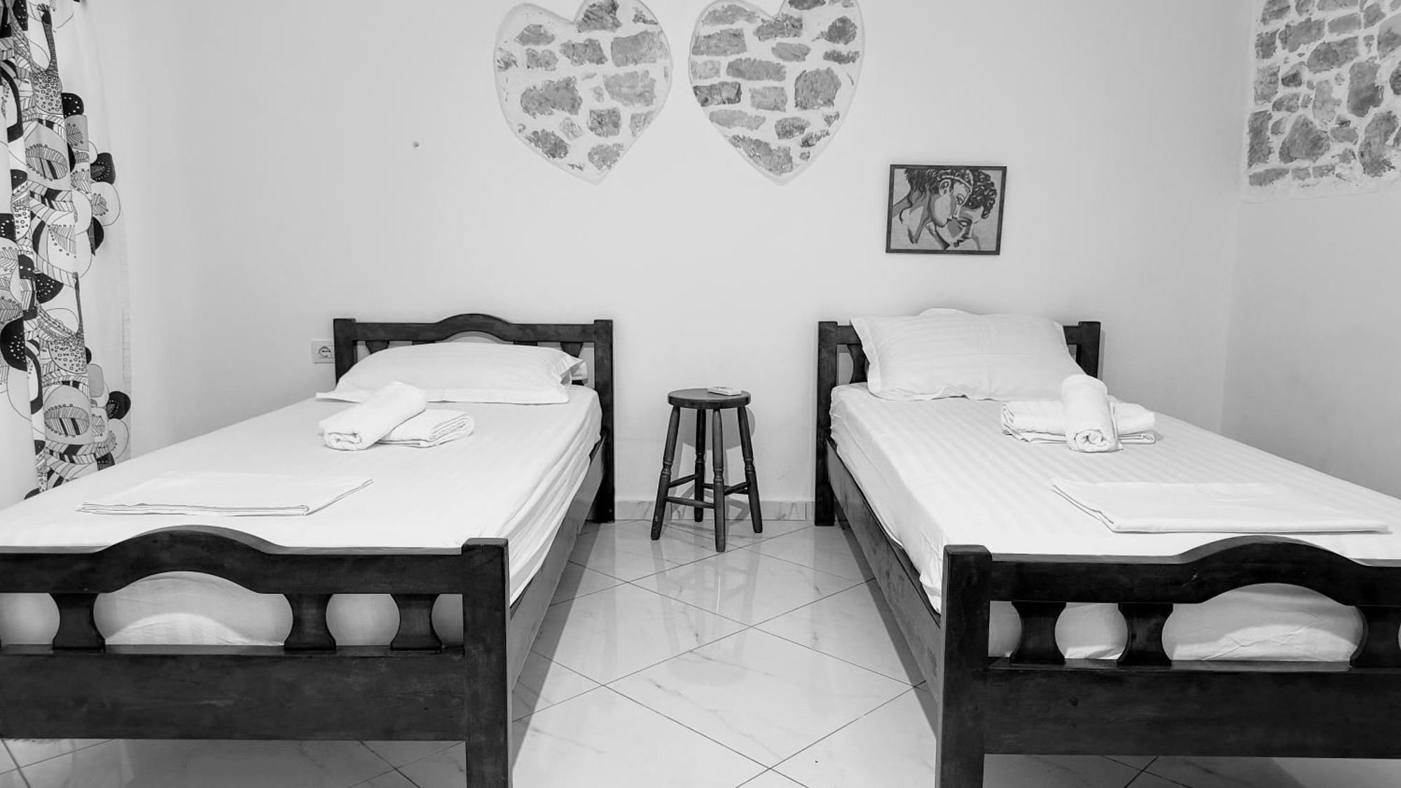 Polyxeni Apartments & Rooms Qeparo Bagian luar foto