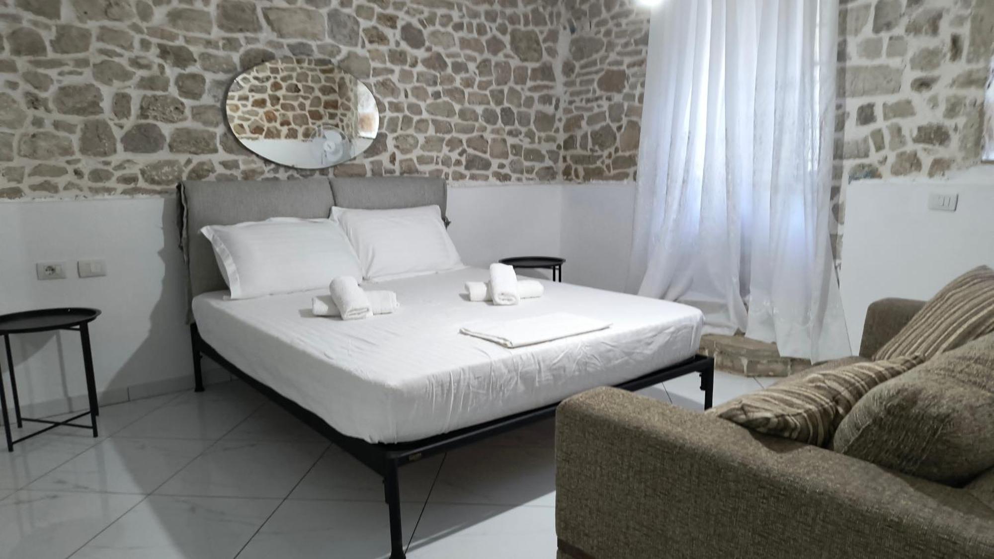 Polyxeni Apartments & Rooms Qeparo Bagian luar foto