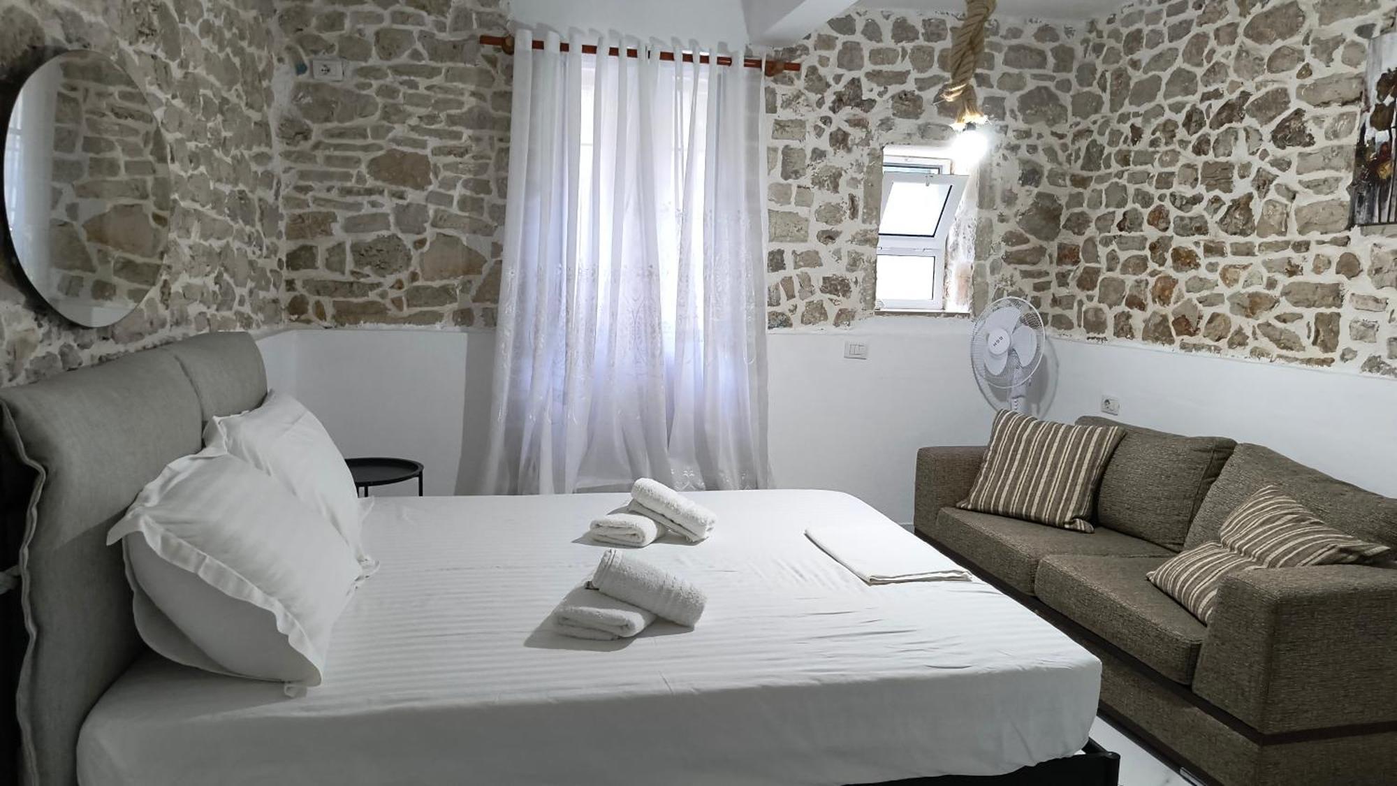 Polyxeni Apartments & Rooms Qeparo Bagian luar foto