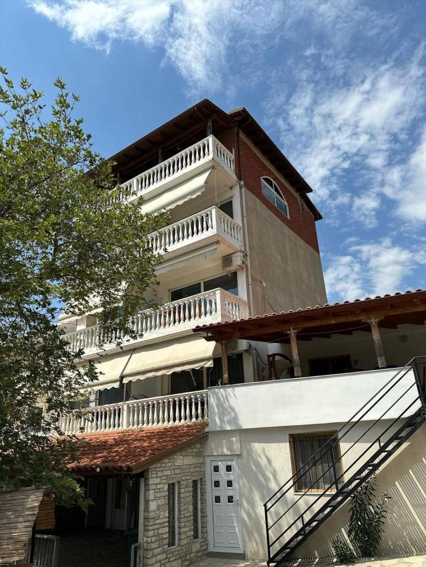 Polyxeni Apartments & Rooms Qeparo Bagian luar foto